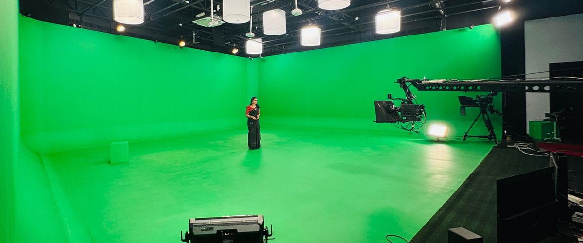 Reporter TV Success with ChromaLight Paint 1 1